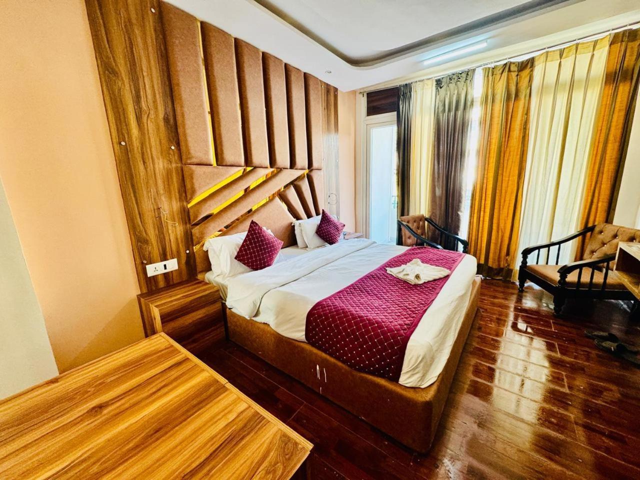 Royal Majestic View Point Lodge Manali  Exterior photo