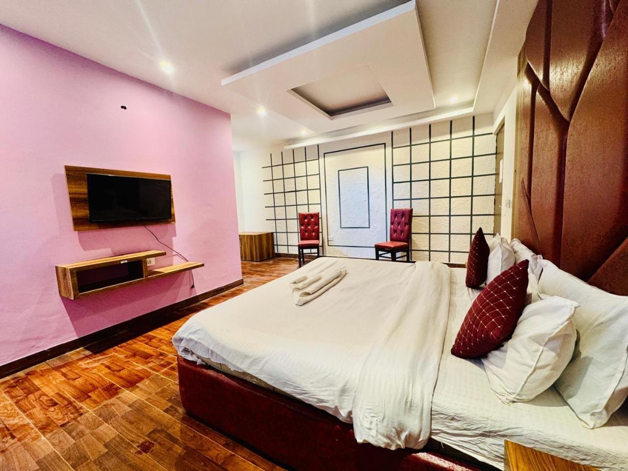 Royal Majestic View Point Lodge Manali  Exterior photo